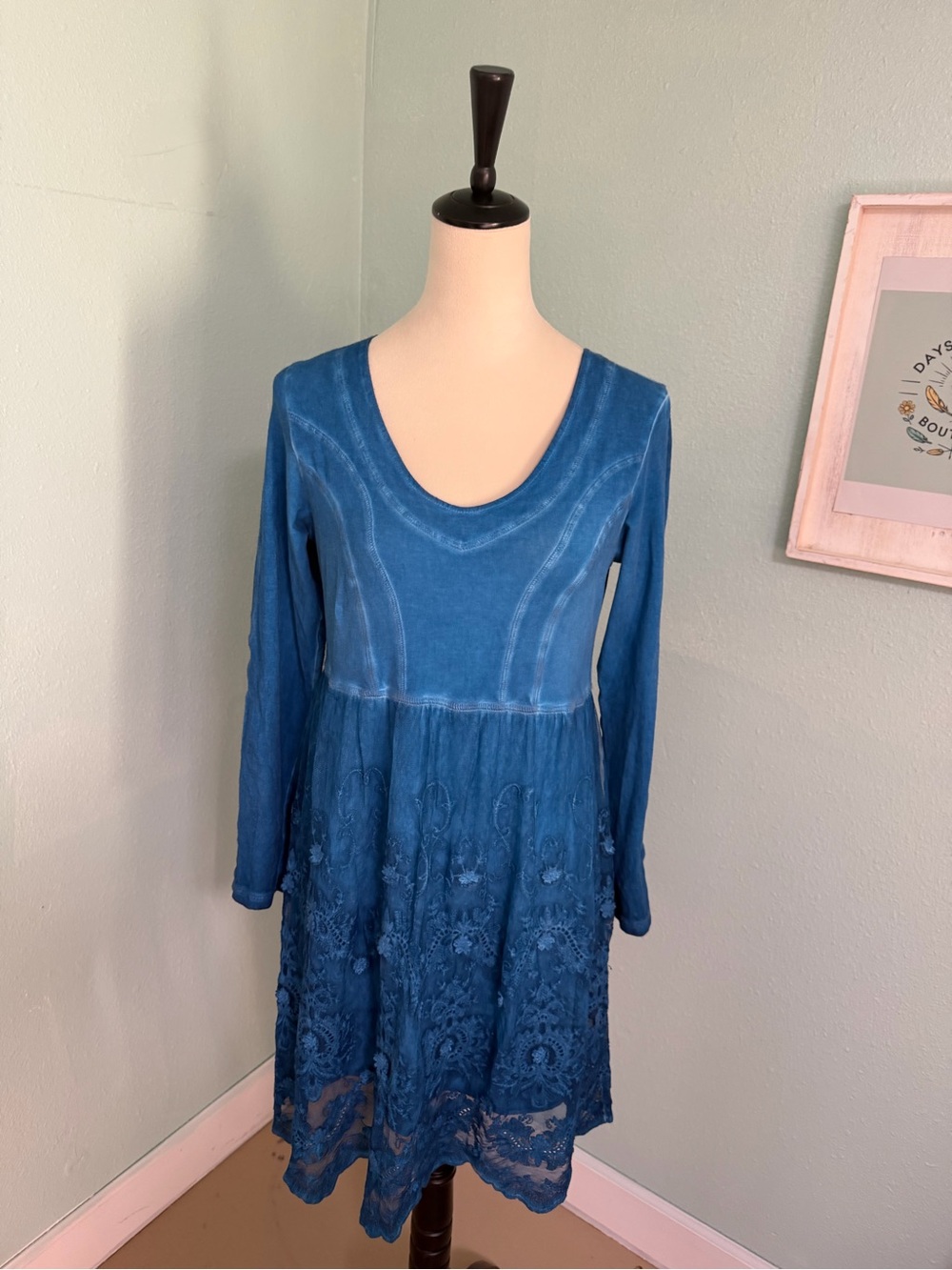 Blue Long-Sleeve Scoop Neck Embroidered Women's Dress